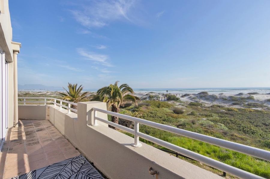 To Let 3 Bedroom Property for Rent in Van Riebeeckstrand Western Cape